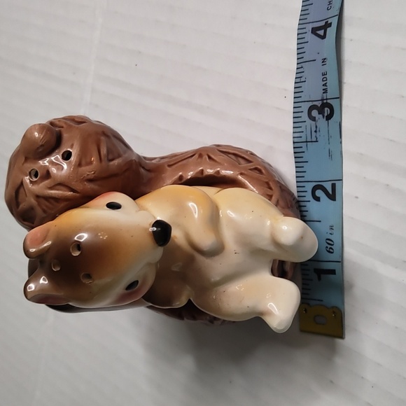 Vintage Japan Ceramic Squirrel & Peanut Salt Pepper Shakers 3" MCM Mid Century - Picture 14 of 15